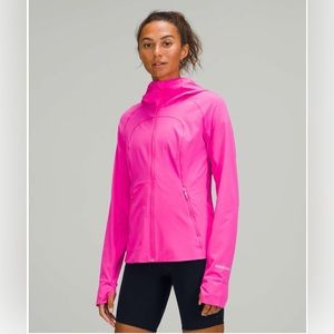 Lululemon Mist Over Windbreaker in Pow Pink Size 10